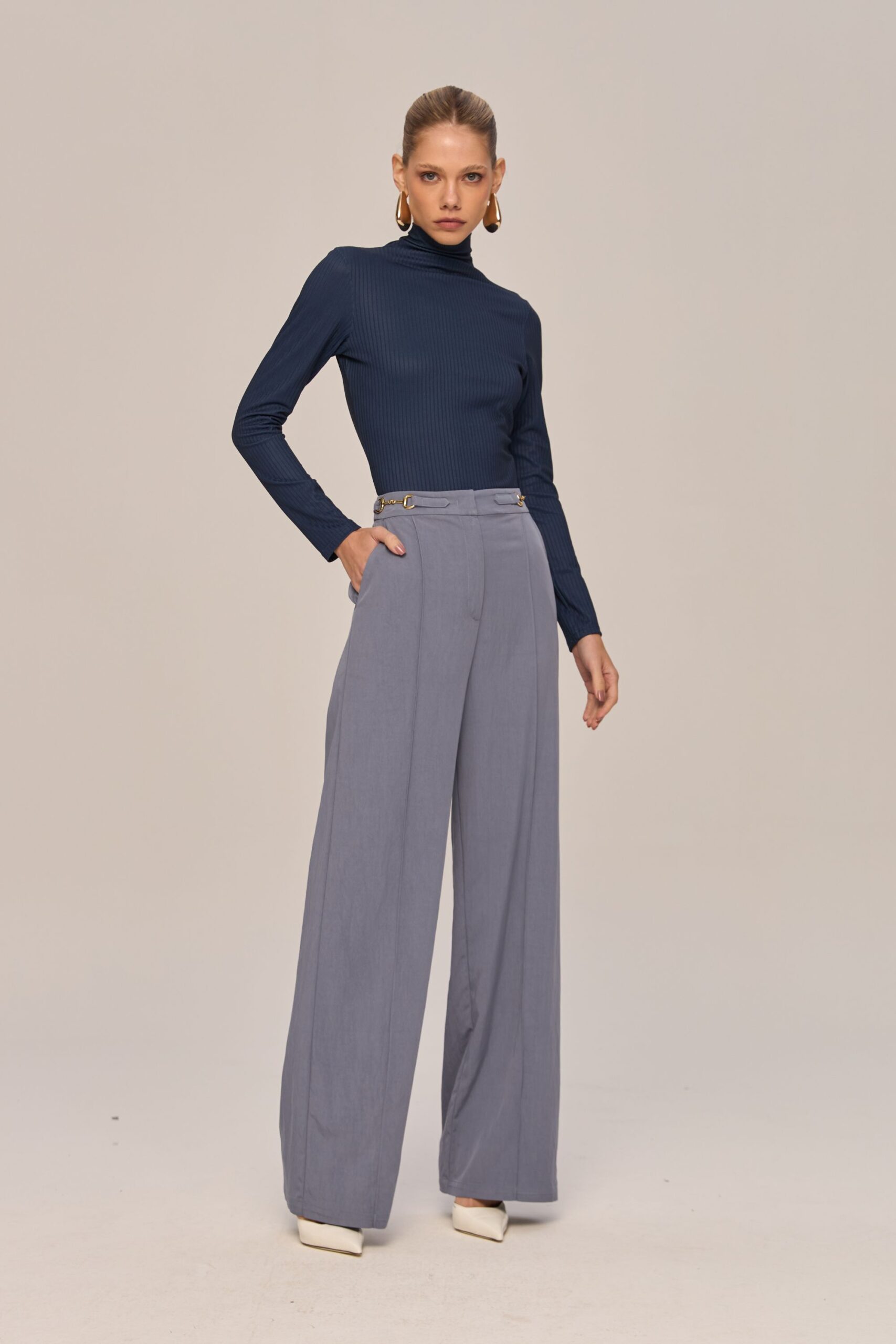 Calça Wide com Metal