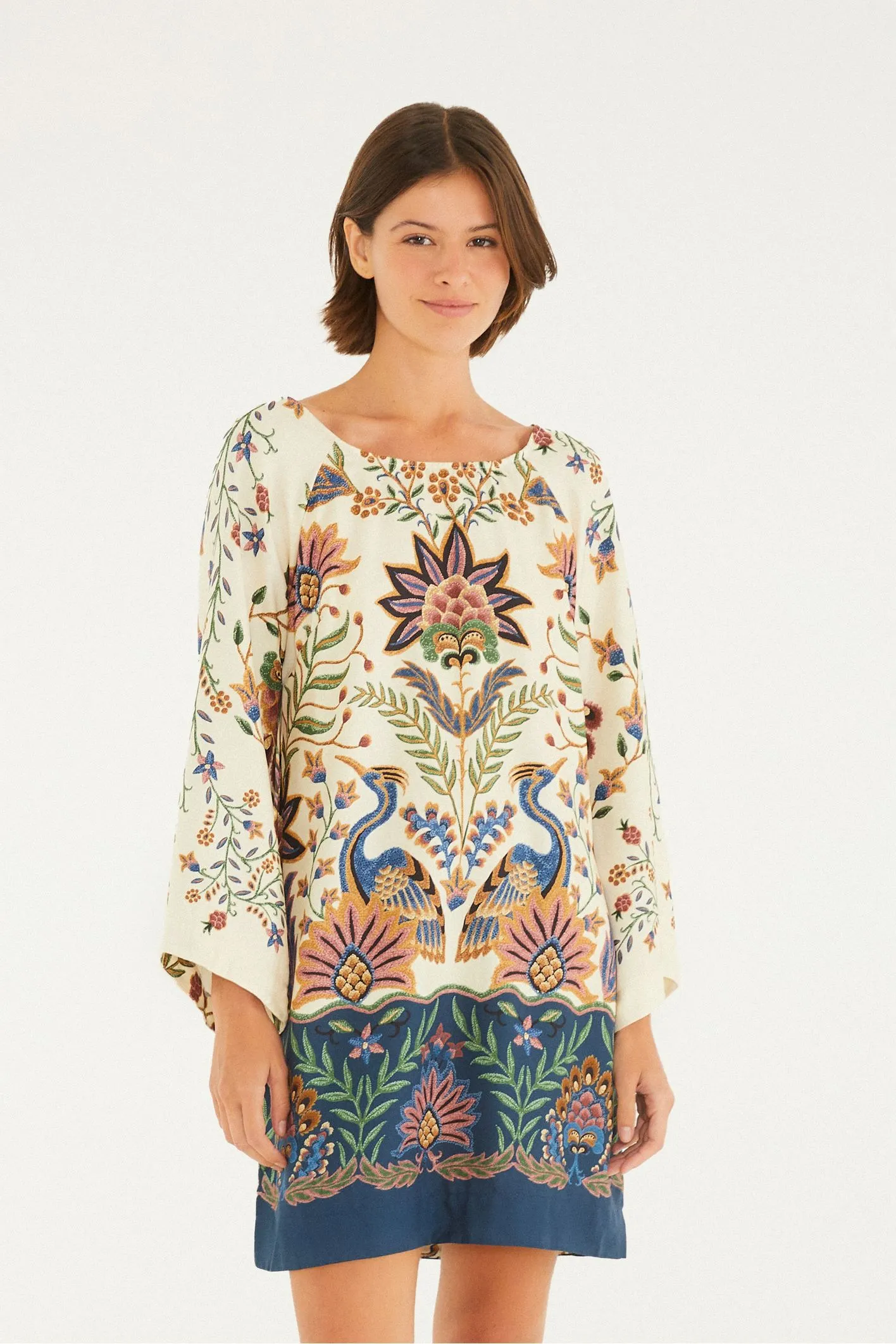 Vestido Curto Estampado Jardim Maravilhoso