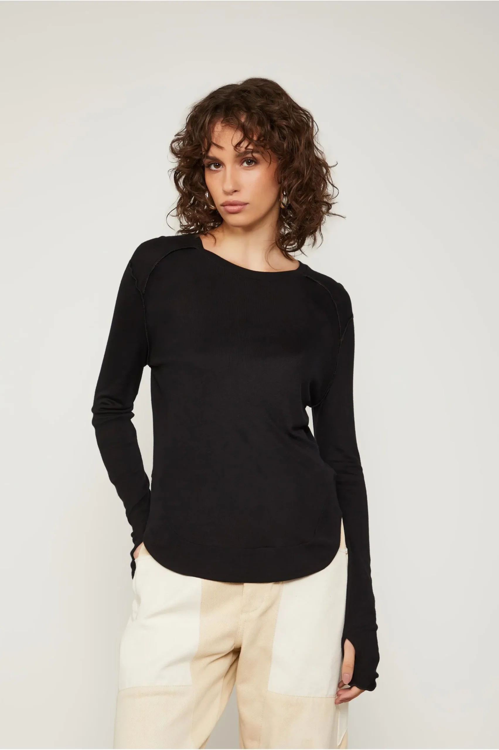 Blusa De Malha Manga Longa Barra Arredondada