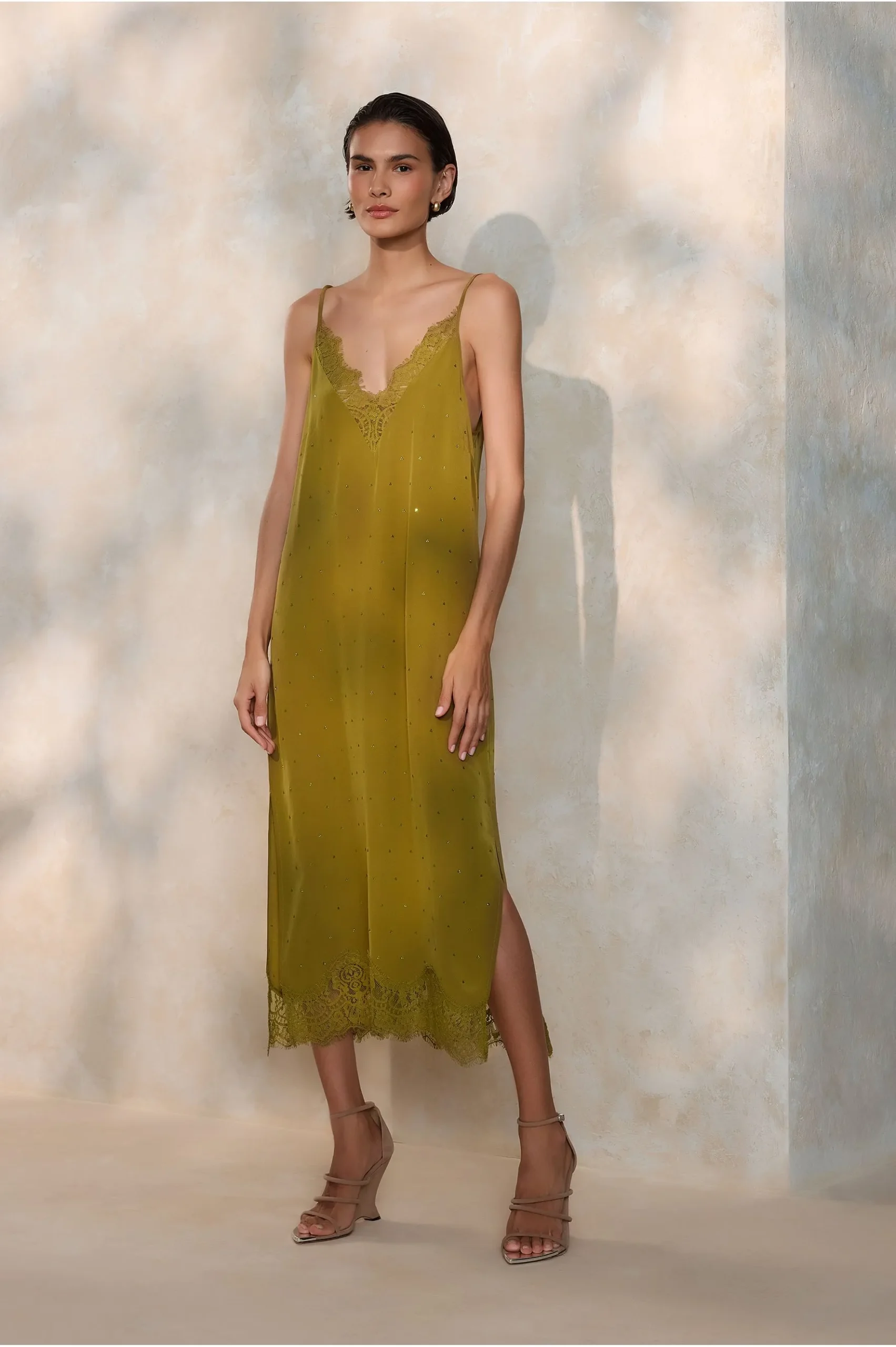 Vestido De Seda Midi Slip Com Strass e Renda Verde Moss