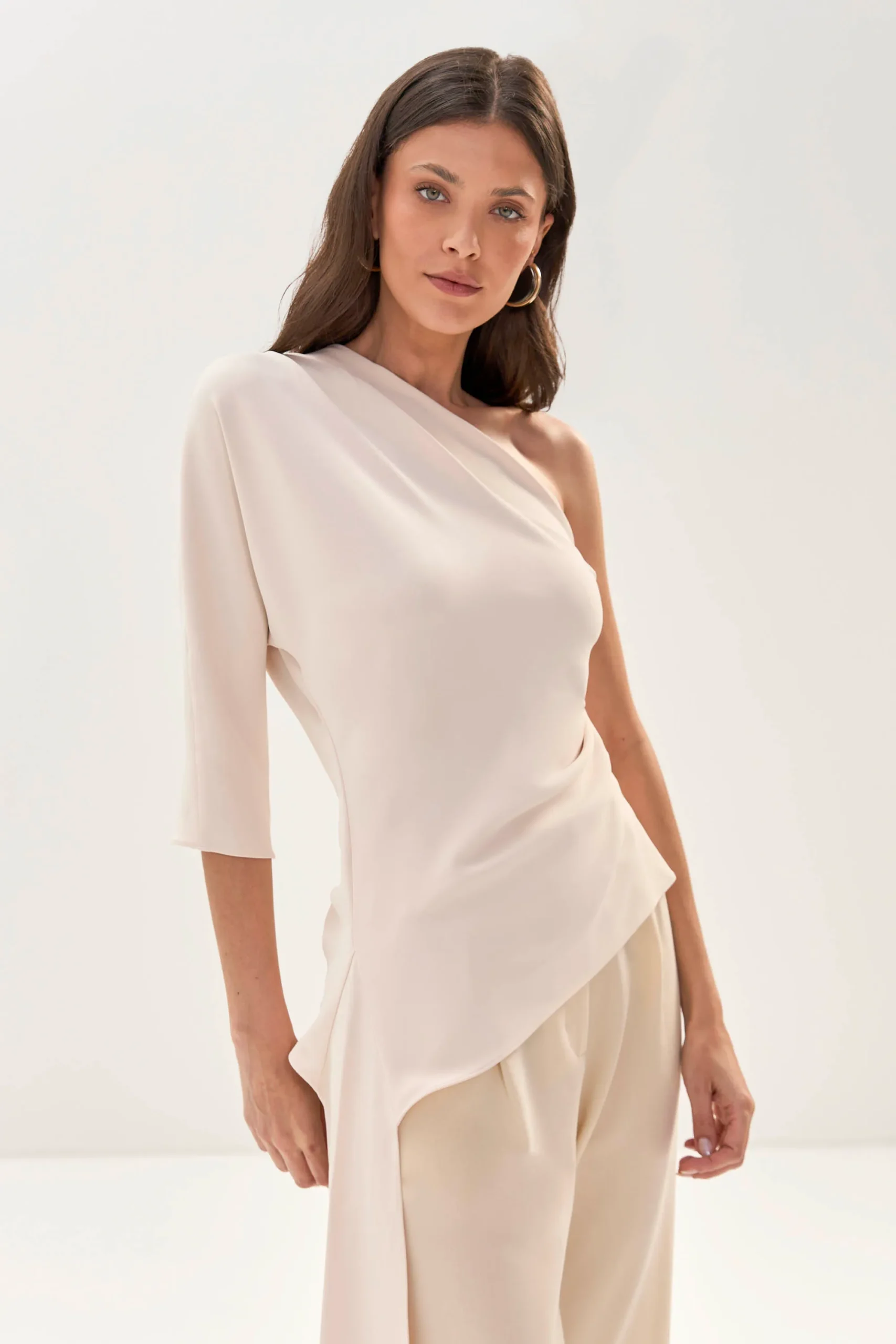 BLUSA COM UM OMBRO SÓ