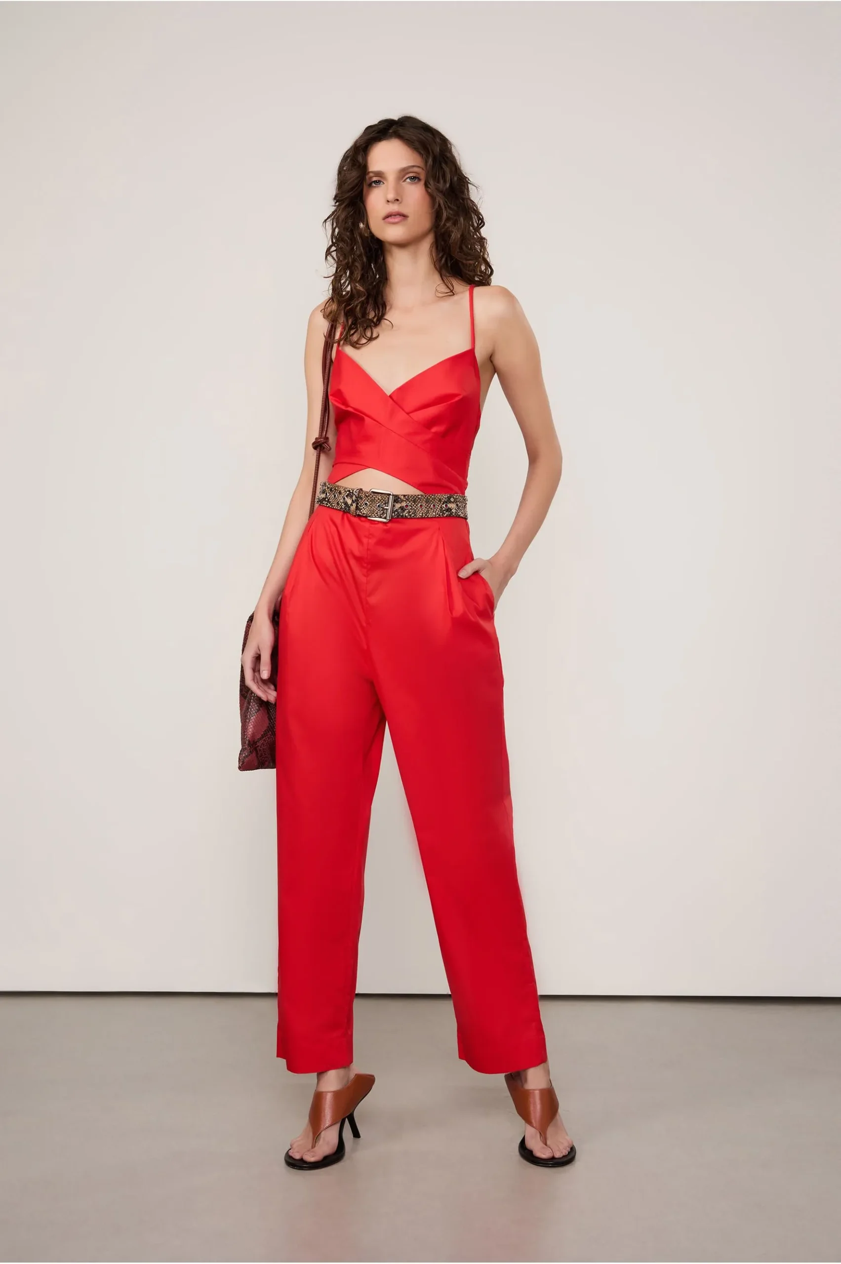 MACACÃO BUSTO CRUZADO