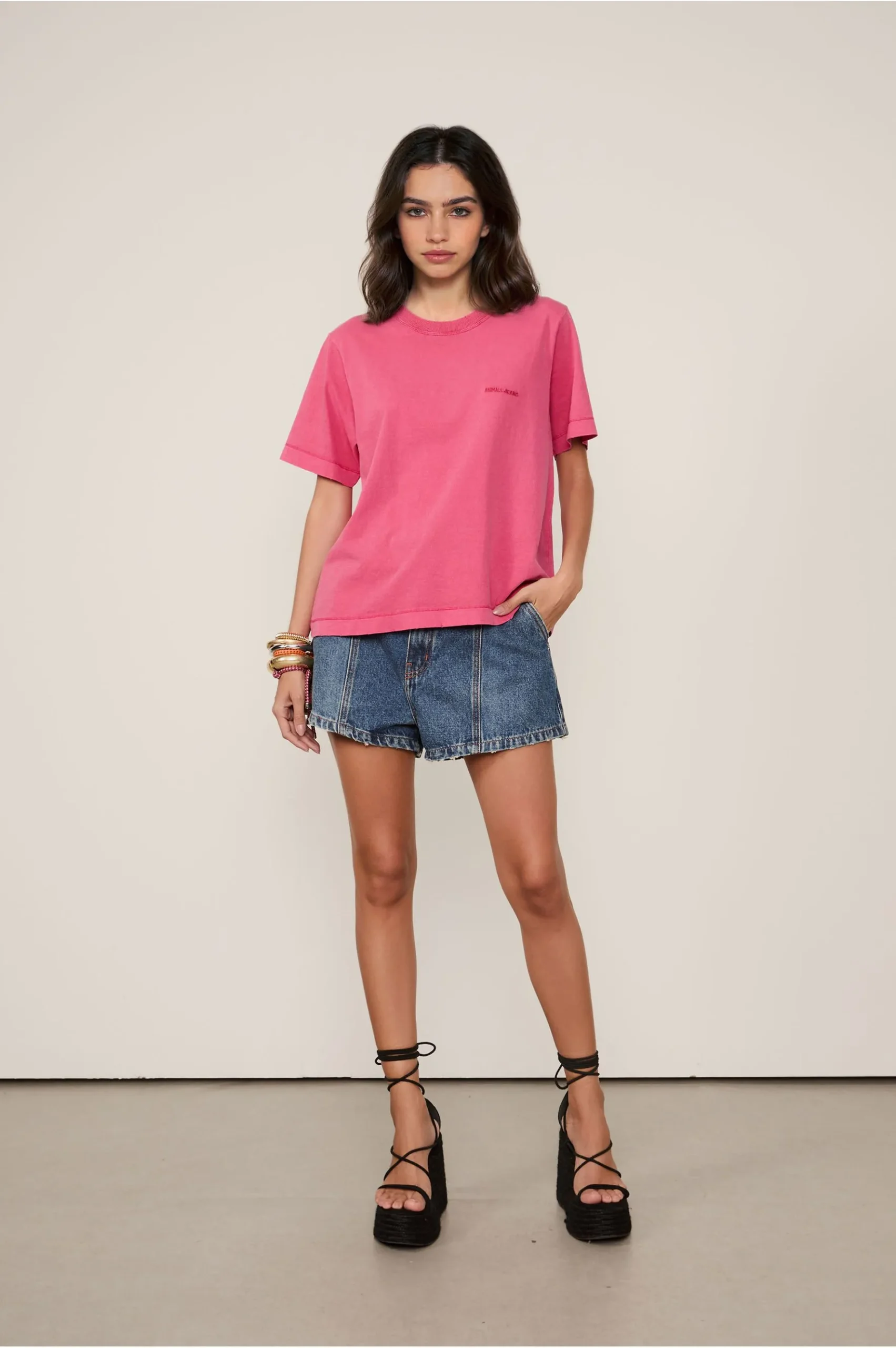 SHORT JEANS OVERBOY BOLSO DE COURO