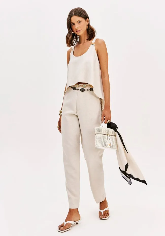 BLUSA SEM MANGA COM LINHO